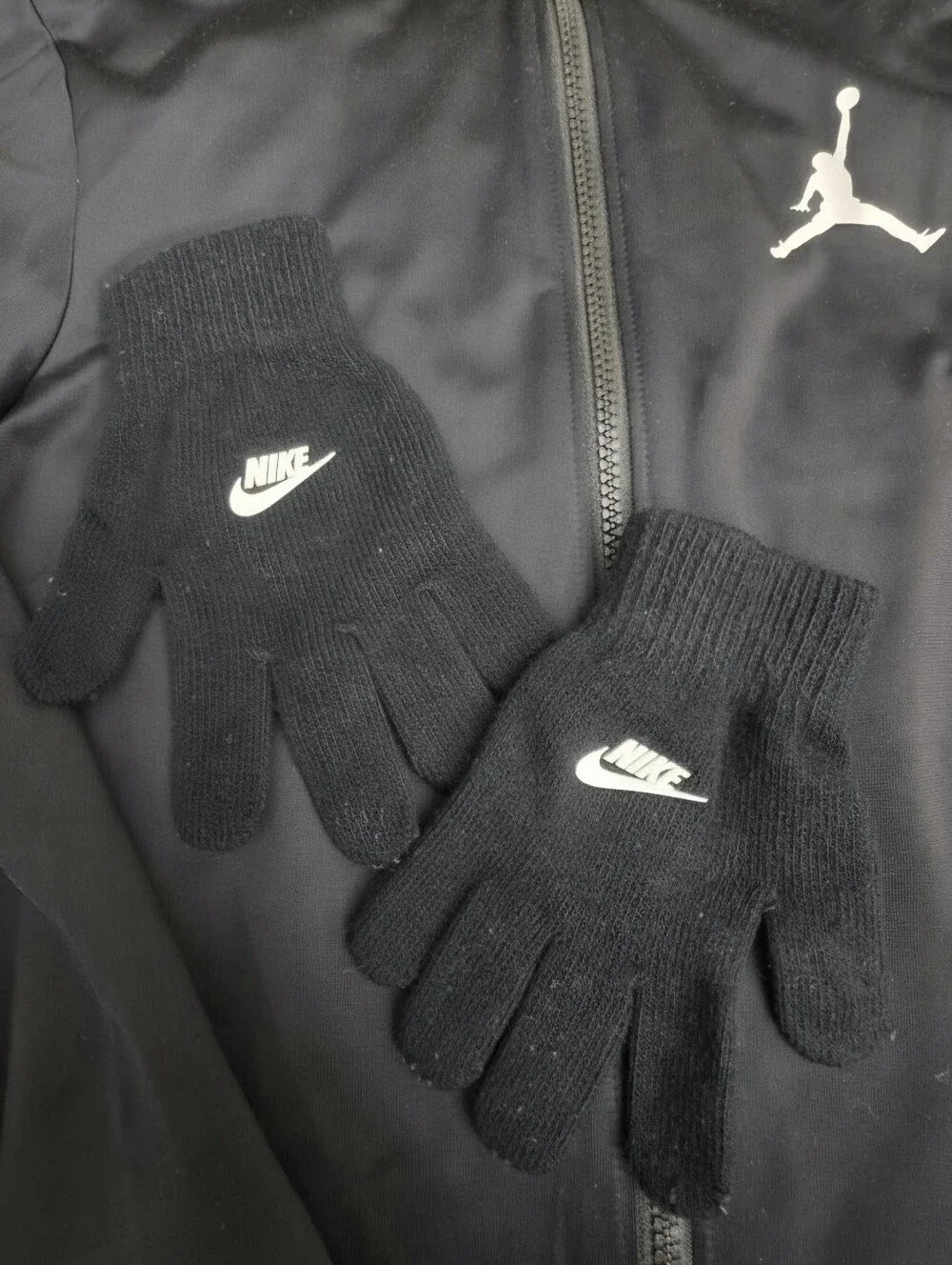 Jordan Boys Tricot Track Jacket Zip Up Large 12/13 & Nike Gloves Bundle